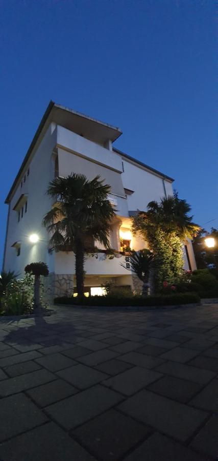 Apartments Sime Sukosan Exterior photo
